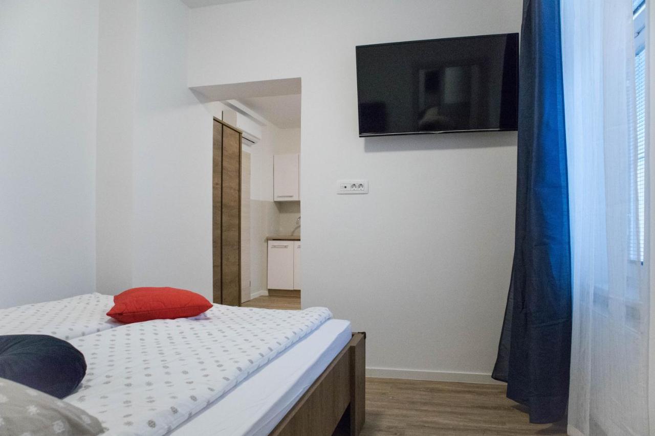 Jantar Apartmaji Novo Mesto Bagian luar foto