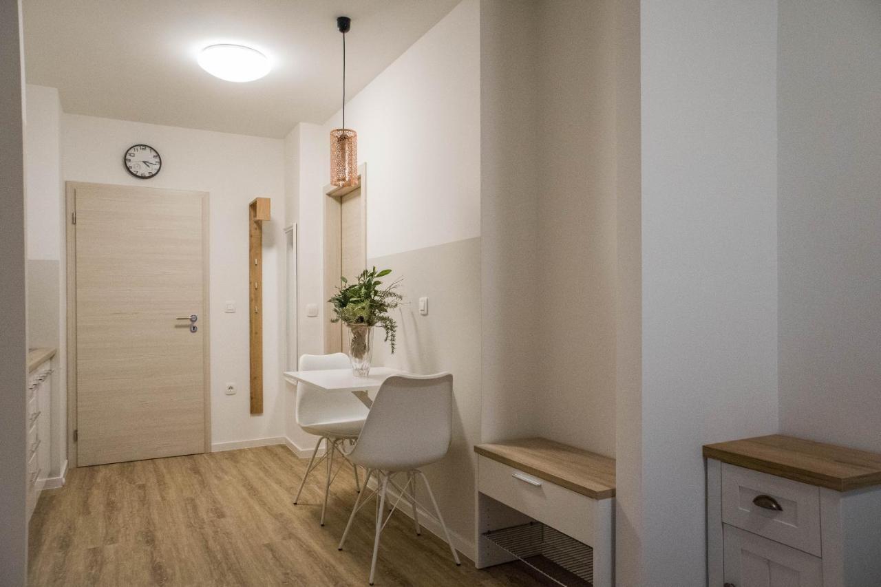 Jantar Apartmaji Novo Mesto Bagian luar foto