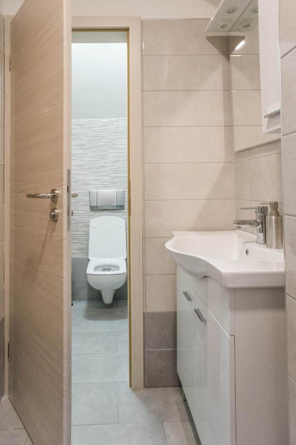 Jantar Apartmaji Novo Mesto Bagian luar foto