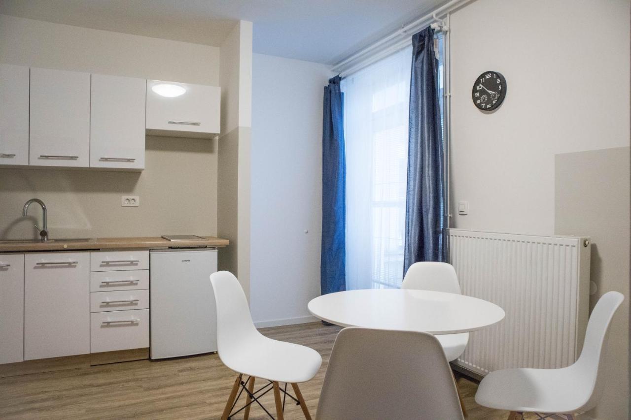 Jantar Apartmaji Novo Mesto Bagian luar foto